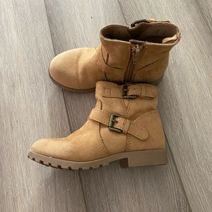 Girls size 8 boots
